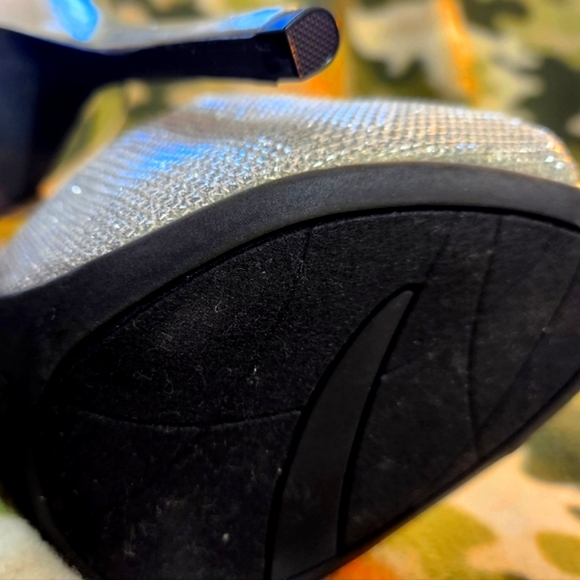 Fioni Night Pumps Silver Heels Size 9 - Picture 9 of 14